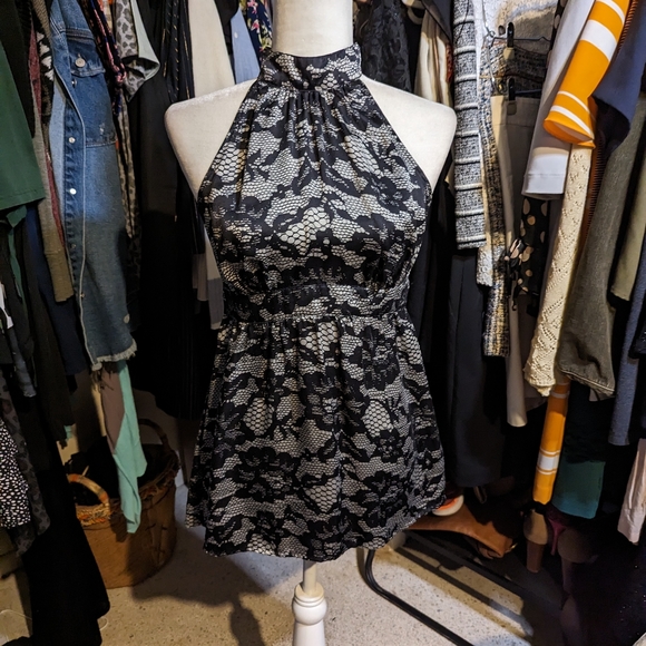 MICHAEL Michael Kors Tops - Michael Michael Kors Faux Lace silk top size 4